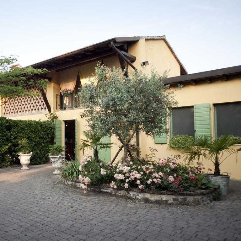 Agriturismo Corte Gaia Castiglione Delle Stiviere Exteriör bild